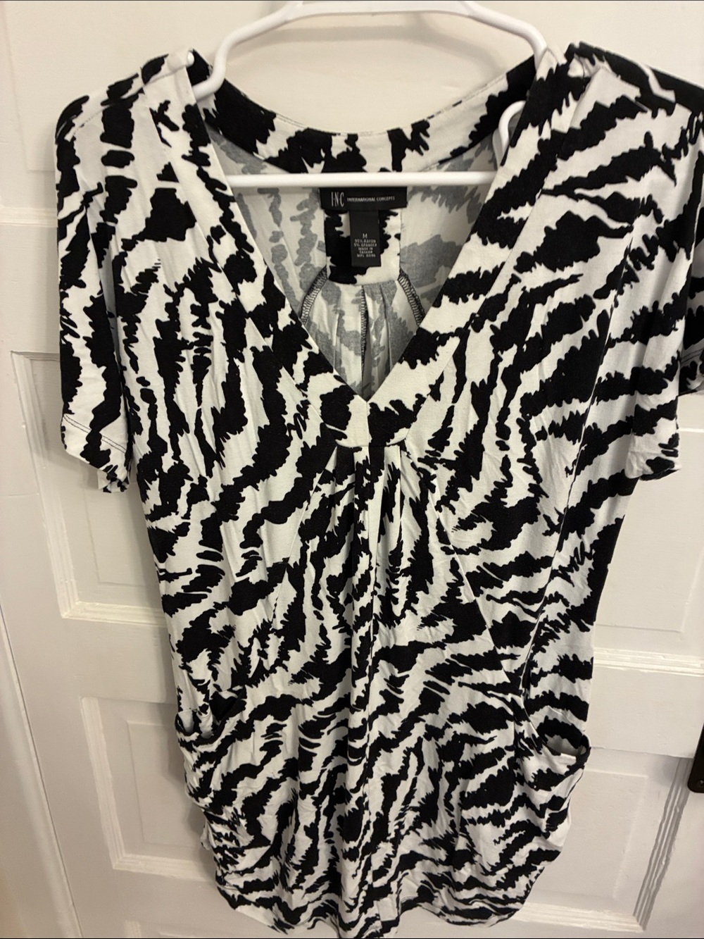 279 Women’s Inc Tunic/Dress Animal Print Short Sleeve Size Medium